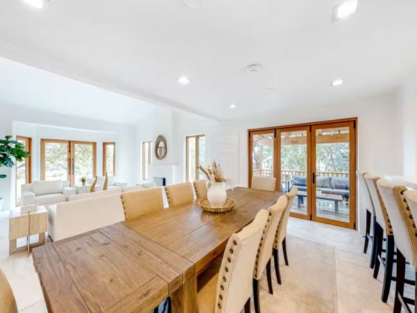 Luxury Sophisticated Vacation Pool Home in Malibu 4 Bedrooms