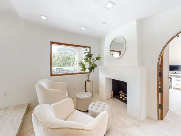 Luxury Sophisticated Vacation Pool Home in Malibu 4 Bedrooms