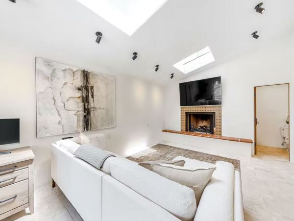 Luxury Sophisticated Vacation Pool Home in Malibu 4 Bedrooms