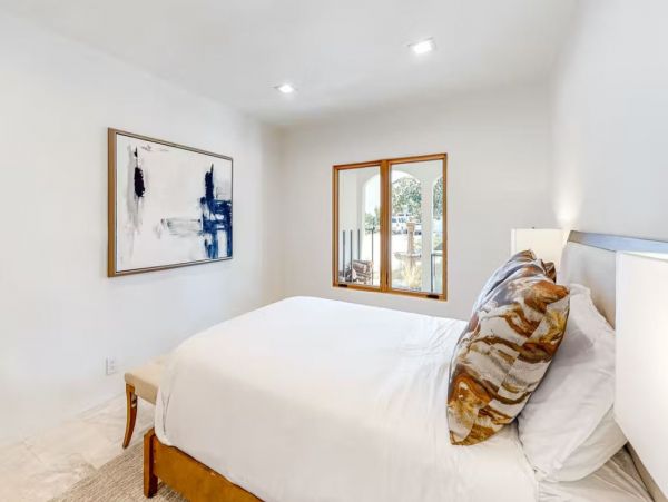 Luxury Sophisticated Vacation Pool Home in Malibu 4 Bedrooms