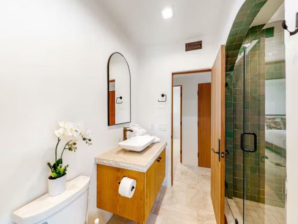 Luxury Sophisticated Vacation Pool Home in Malibu 4 Bedrooms
