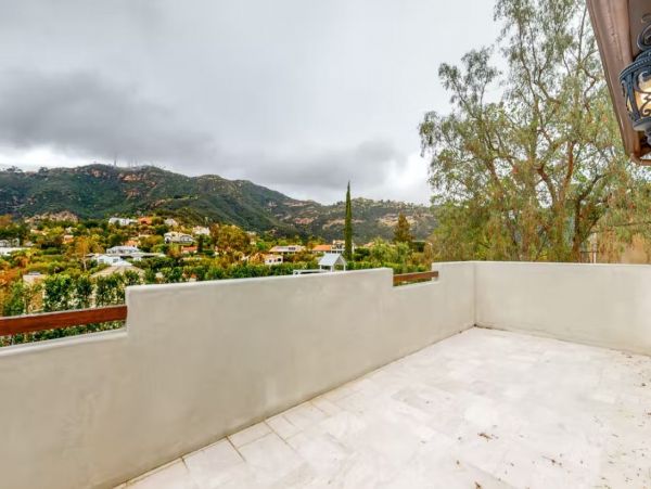 Luxury Sophisticated Vacation Pool Home in Malibu 4 Bedrooms