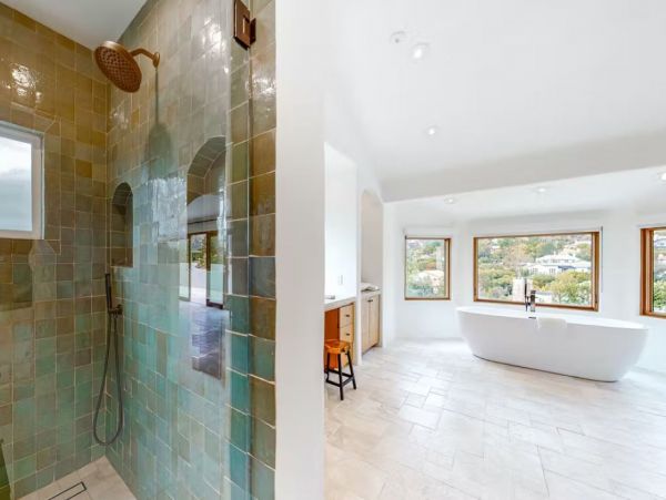 Luxury Sophisticated Vacation Pool Home in Malibu 4 Bedrooms