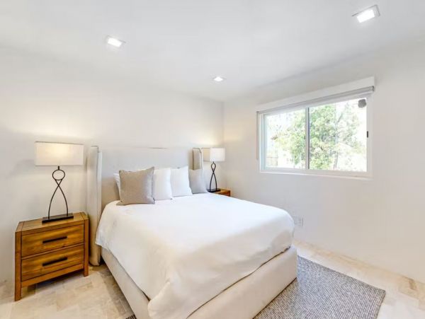 Luxury Sophisticated Vacation Pool Home in Malibu 4 Bedrooms