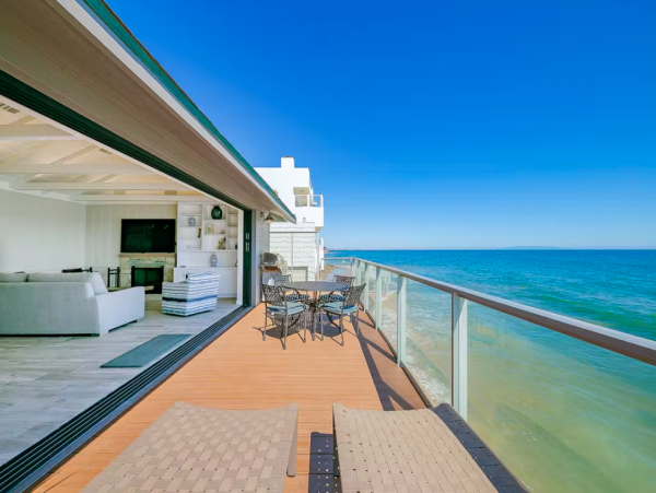 Beautiful Beachfront Home with Panoramic Ocean Views & WIFI