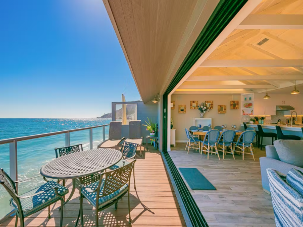 Beautiful Beachfront Home with Panoramic Ocean Views & WIFI