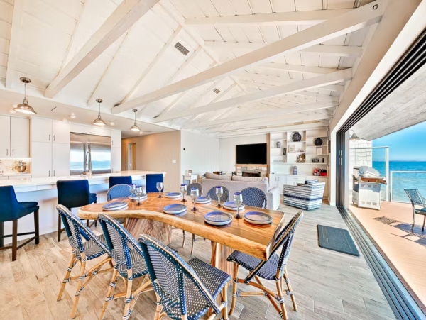 Beautiful Beachfront Home with Panoramic Ocean Views & WIFI