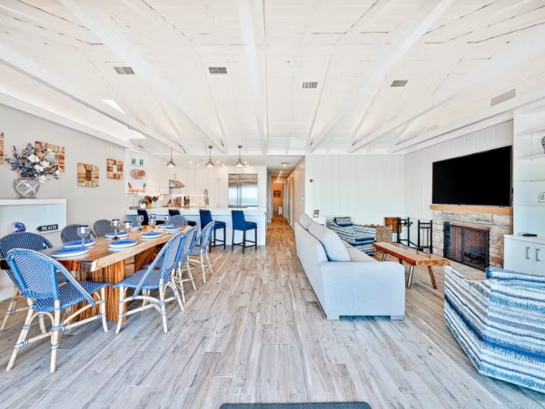 Beautiful Beachfront Home with Panoramic Ocean Views & WIFI