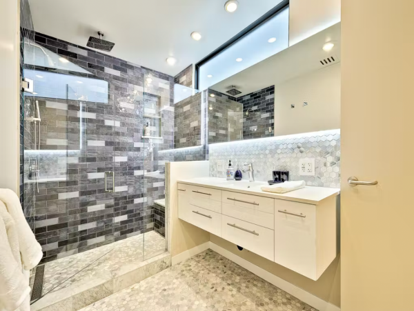 Beautiful Beachfront Home with Panoramic Ocean Views & WIFI