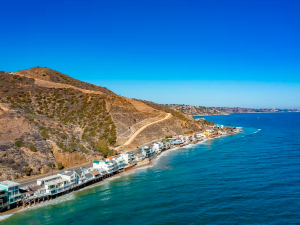 Beautiful Beachfront Home with Panoramic Ocean Views & WIFI
