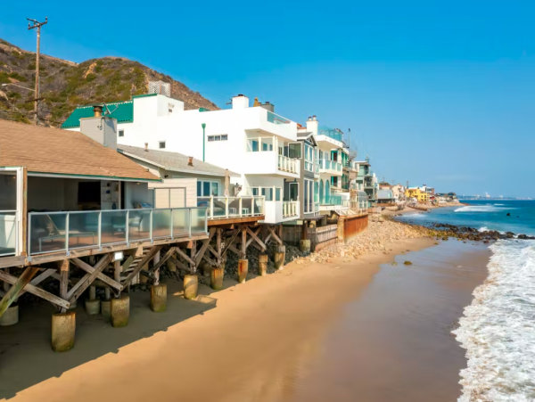 Beautiful Beachfront Home with Panoramic Ocean Views & WIFI