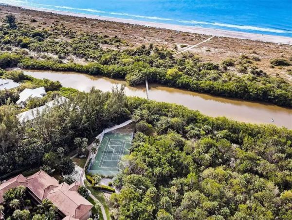 Sanibel Vacation Rental Three Bedroom Sleeps Eight Guests