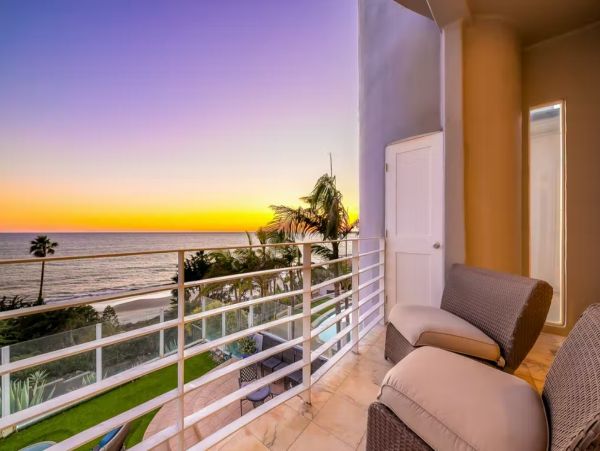 Amazing Beachfront Three Bedroom Vacation Home in Malibu