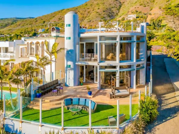 Amazing Beachfront Three Bedroom Vacation Home in Malibu