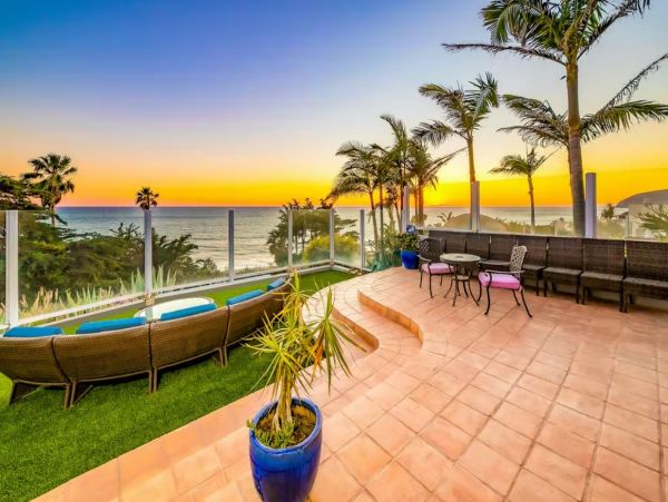 Amazing Beachfront Three Bedroom Vacation Home in Malibu