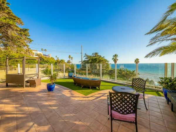 Amazing Beachfront Three Bedroom Vacation Home in Malibu