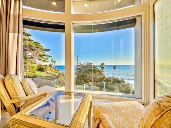 Amazing Beachfront Three Bedroom Vacation Home in Malibu
