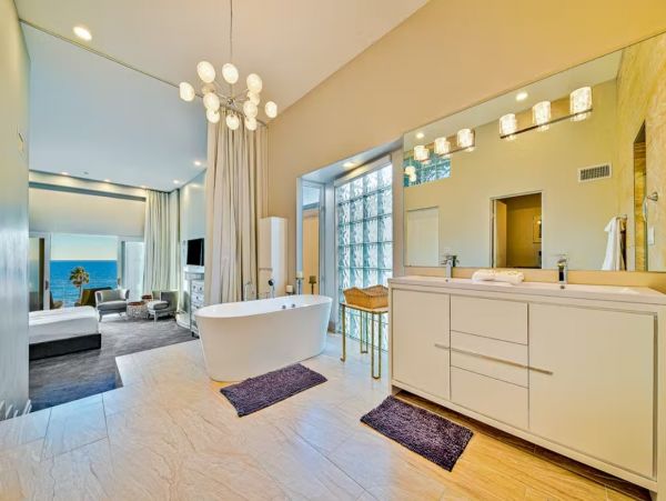 Amazing Beachfront Three Bedroom Vacation Home in Malibu