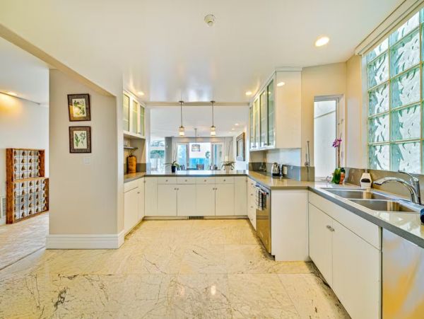 Amazing Beachfront Three Bedroom Vacation Home in Malibu