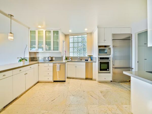 Amazing Beachfront Three Bedroom Vacation Home in Malibu