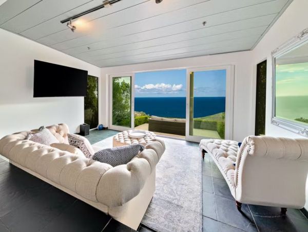 Malibu Stunning Vacation Rental with Private Pool Sleeps 6