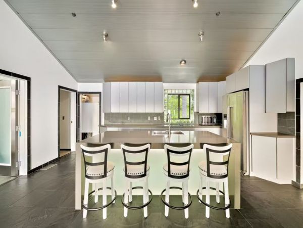Malibu Stunning Vacation Rental with Private Pool Sleeps 6