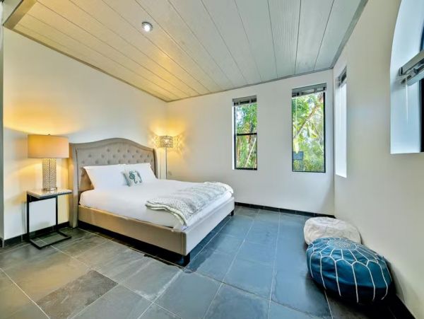 Malibu Stunning Vacation Rental with Private Pool Sleeps 6