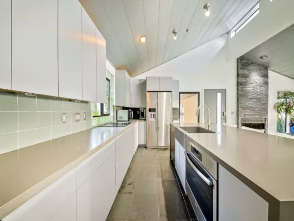 Malibu Stunning Vacation Rental with Private Pool Sleeps 6