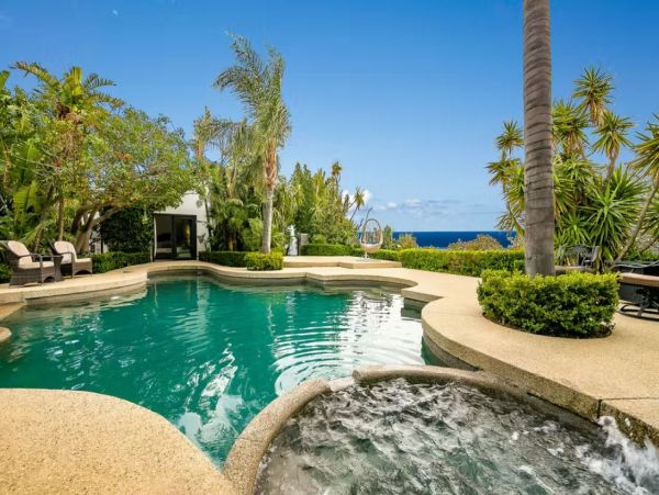Malibu Stunning Vacation Rental with Private Pool Sleeps 6