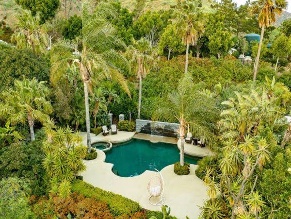 Malibu Stunning Vacation Rental with Private Pool Sleeps 6