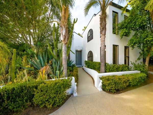 Malibu Stunning Vacation Rental with Private Pool Sleeps 6