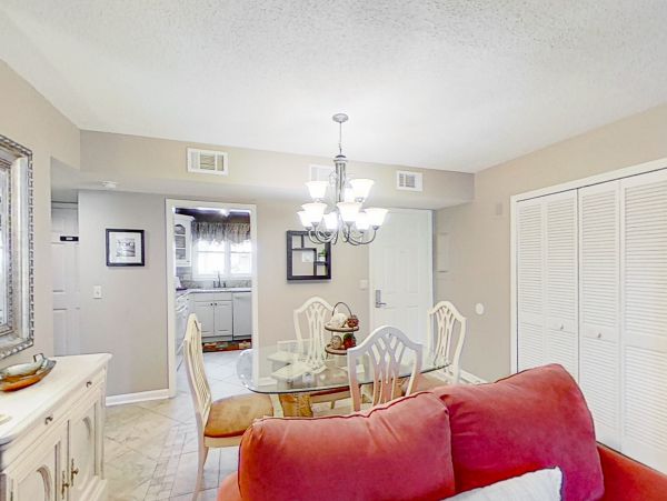 Hilton Head Two Bedroom Villa with Great Amenities