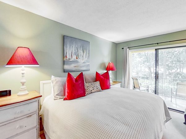Hilton Head Two Bedroom Villa with Great Amenities