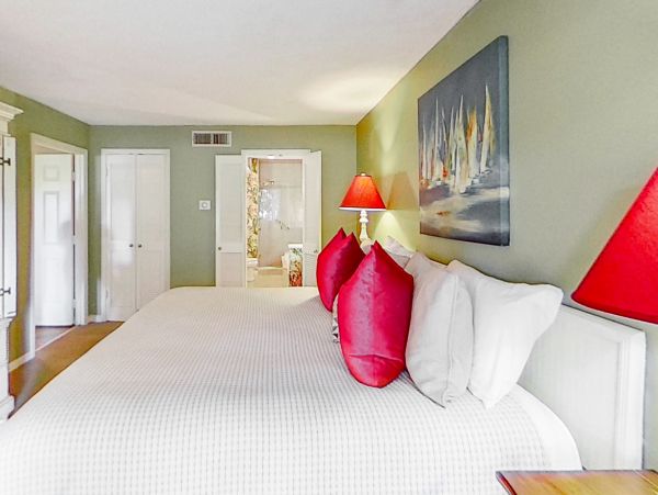 Hilton Head Two Bedroom Villa with Great Amenities