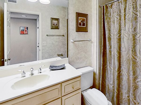 Hilton Head Two Bedroom Villa with Great Amenities
