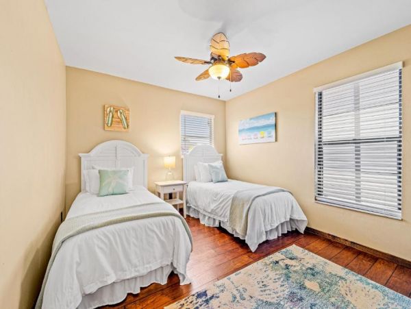Canal Views Cape Coral Vacation Home Three Bedroom with Pool