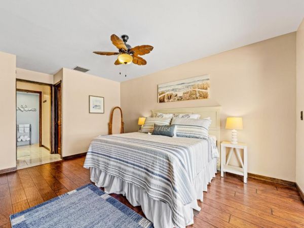 Canal Views Cape Coral Vacation Home Three Bedroom with Pool