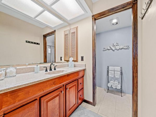 Canal Views Cape Coral Vacation Home Three Bedroom with Pool