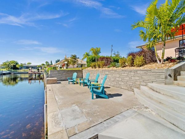 Canal Views Cape Coral Vacation Home Three Bedroom with Pool