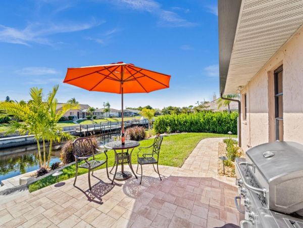 Canal Views Cape Coral Vacation Home Three Bedroom with Pool