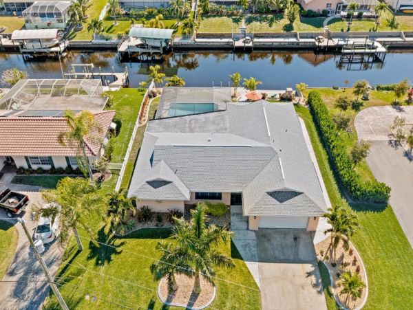 Canal Views Cape Coral Vacation Home Three Bedroom with Pool