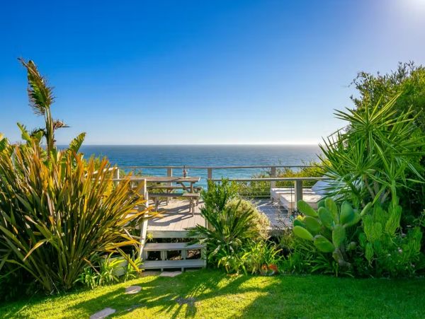 Oceanfront Bungalows in Malibu, 4 Bedrooms, Beach View