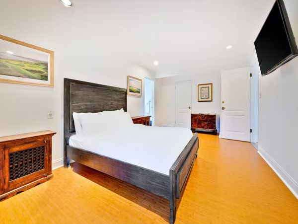 Oceanfront Bungalows in Malibu, 4 Bedrooms, Beach View