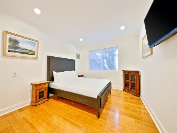 Oceanfront Bungalows in Malibu, 4 Bedrooms, Beach View