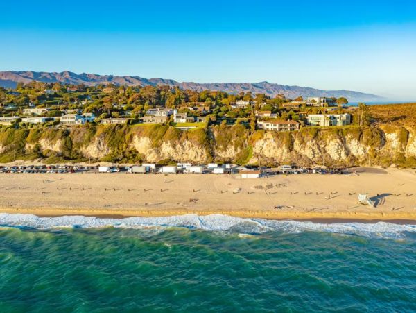 Oceanfront Bungalows in Malibu, 4 Bedrooms, Beach View