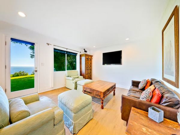 Oceanfront Bungalows in Malibu, 4 Bedrooms, Beach View