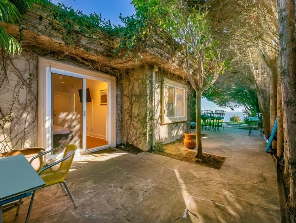 Oceanfront Bungalows in Malibu, 4 Bedrooms, Beach View