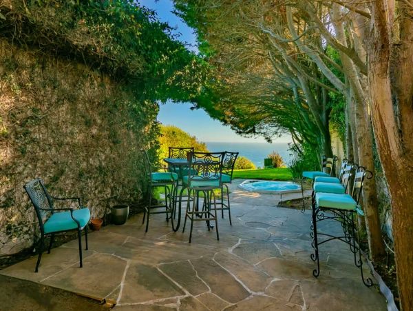 Oceanfront Bungalows in Malibu, 4 Bedrooms, Beach View
