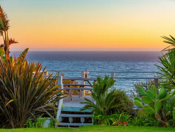 Oceanfront Bungalows in Malibu, 4 Bedrooms, Beach View