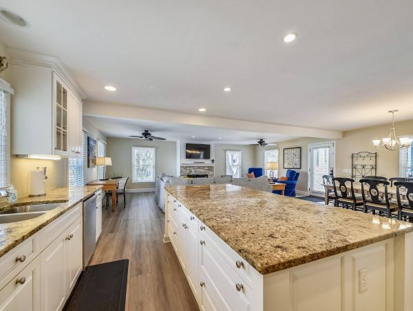 Six Bedroom Vacation Pool Home in Hilton Head